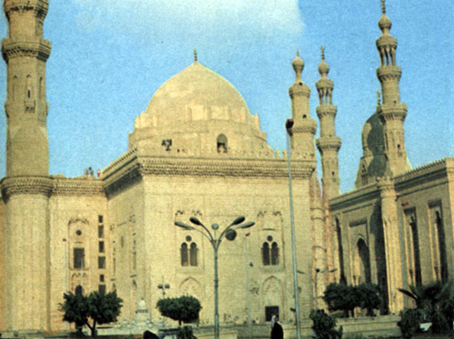 В Каире много подлинных жемчужин средневекового зодчества